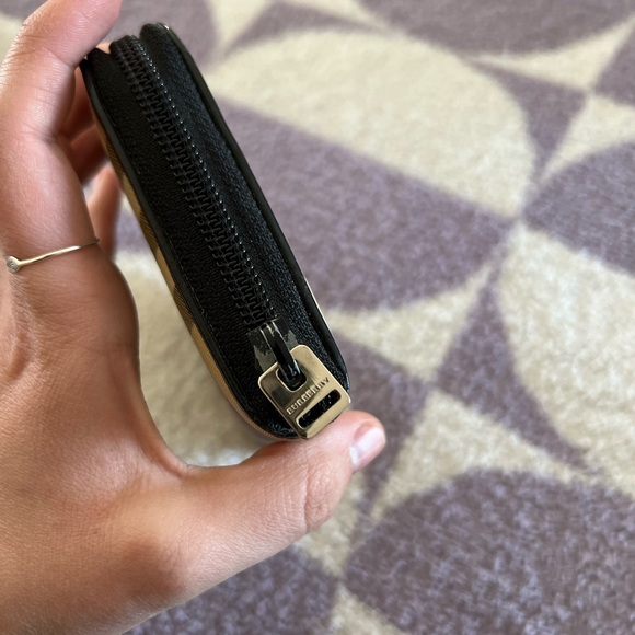 Burberry Checkered Leather Wallet - Picture 5 of 11